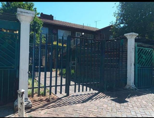 2 BEDROOM APARTMENT FOR SALE IN WINDSOR EAST